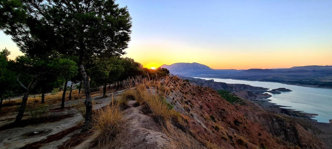 Apartamentos Rurales Mirador Del Negratin Cuevas del Campo Екстер'єр фото